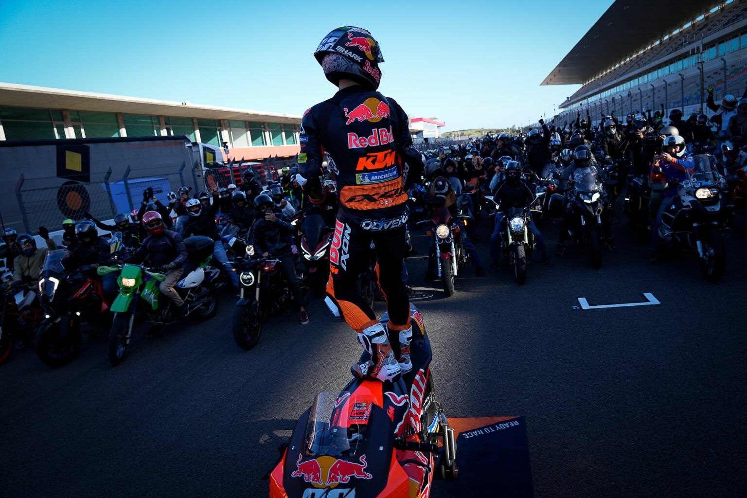 MOTOGP: Oliveira leads awe-inspiring parade from Portimão