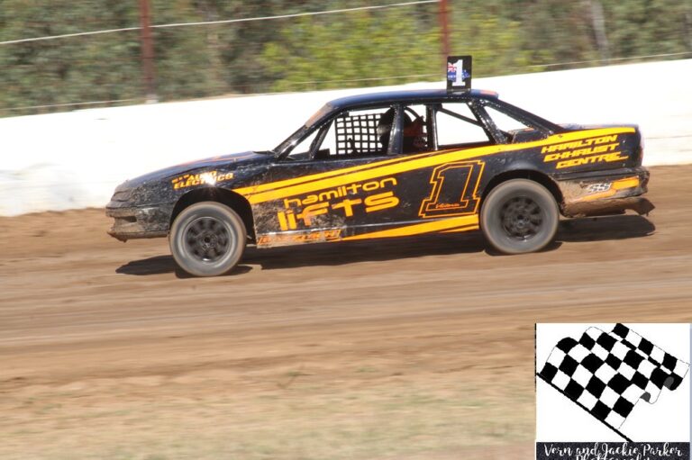 Queen Latham crowned, Sparrow wins McGrath memorial at Wahgunyah